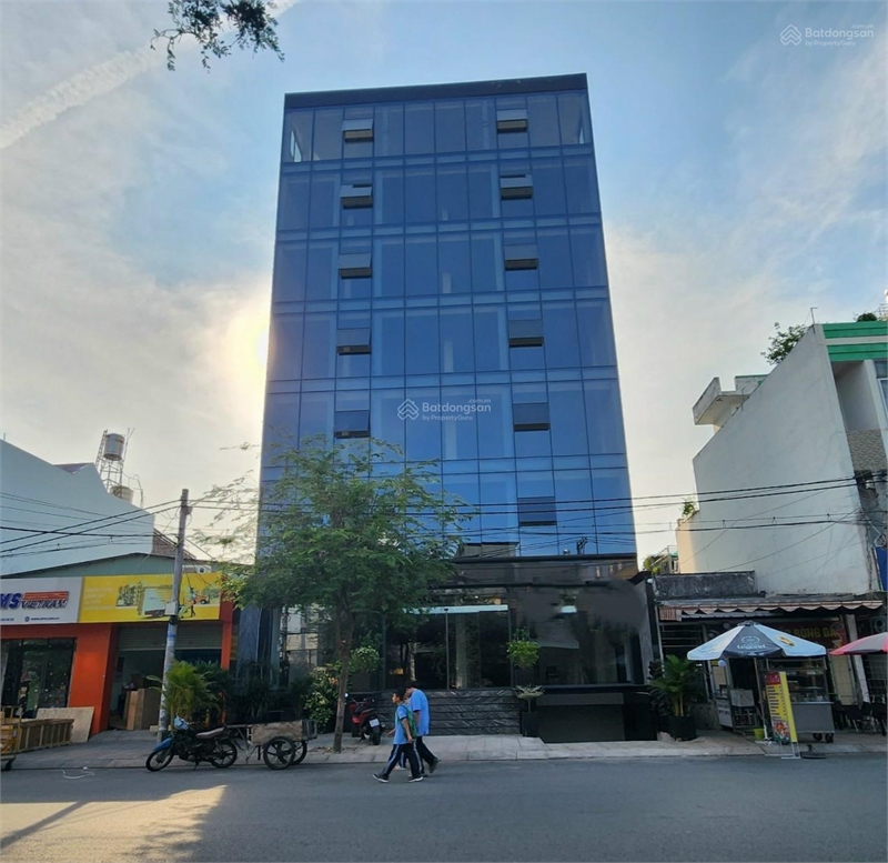 Cho thuê toà nhà 485 Phạm Văn Bạch, P15, Tân Bình, DT 2.500m2 - giá 300 triệu - Ảnh chính